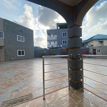 Bays Lodge, Аккра Екстер'єр фото