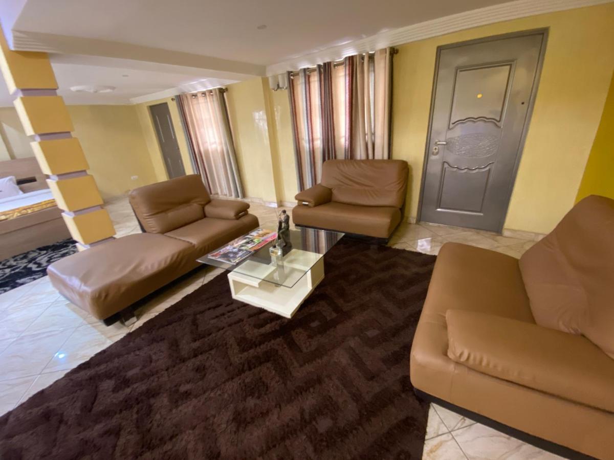 Bays Lodge, Аккра Екстер'єр фото