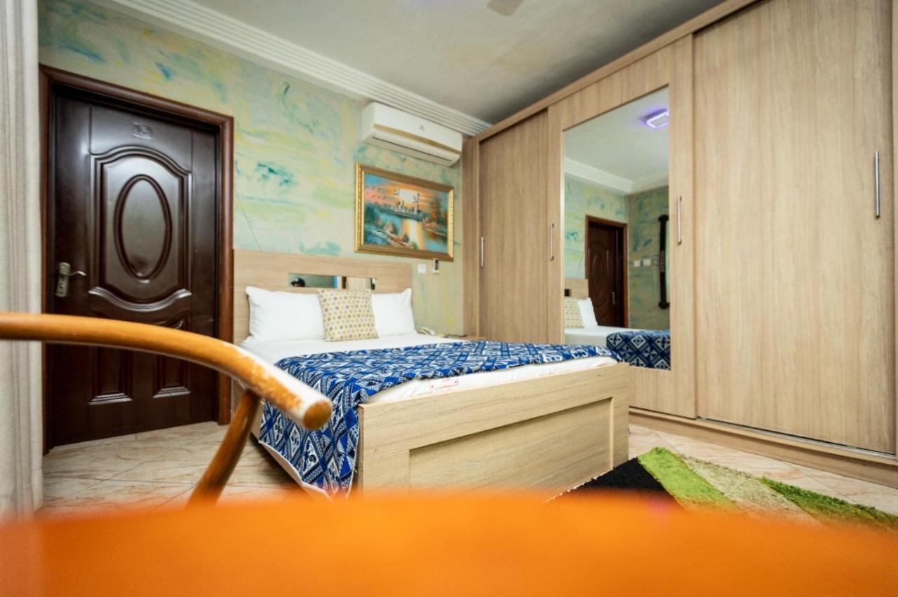 Bays Lodge, Аккра Екстер'єр фото